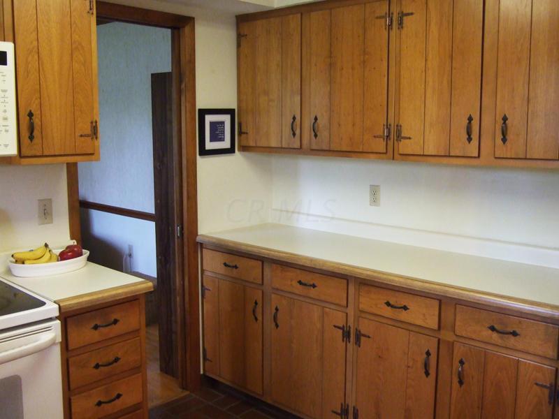2494 Merbrook Road Columbus, OH 43235 - Photo 5 of 19 Gallery Image 5