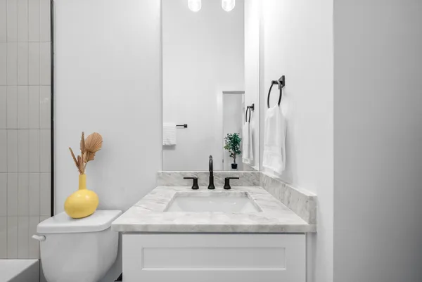 $2,000 | 682 Anderson Lane, Madison, TN 37115