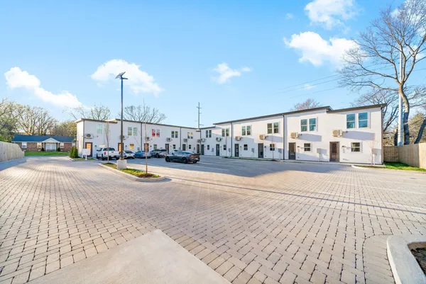 $2,000 | 682 Anderson Lane, Madison, TN 37115