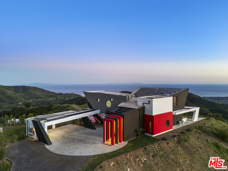 2514 Cayman Road Malibu, CA 90265 - Photo 2 of 26