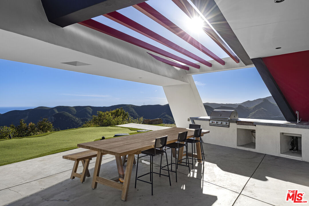 2514 Cayman Road Malibu, CA 90265 - Photo 4 of 26