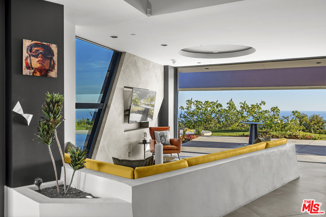 2514 Cayman Road Malibu, CA 90265 - Photo 10 of 26