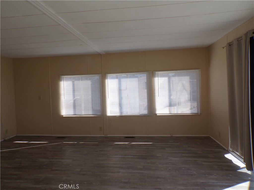 12710 3rd Street, Unit 70 Yucaipa, CA 92399 - Photo 4 of 20