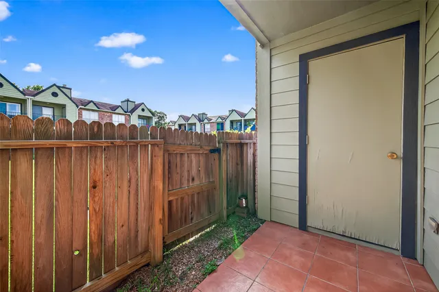 $130,000 | 18800 Egret Bay Boulevard, Unit 1207, Webster, TX 77058