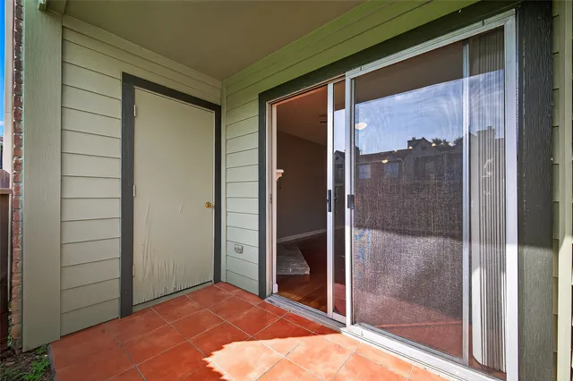 $130,000 | 18800 Egret Bay Boulevard, Unit 1207, Webster, TX 77058