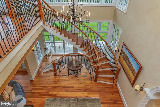 a view of a workspace with furniture
