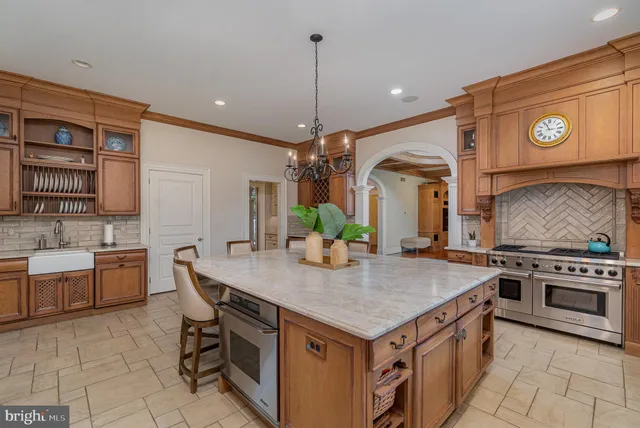 a view of a closet area