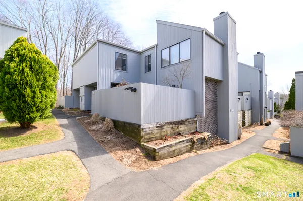 $400,000 | 1 Apricot Lane, Unit 1, Ridgefield, CT 06877