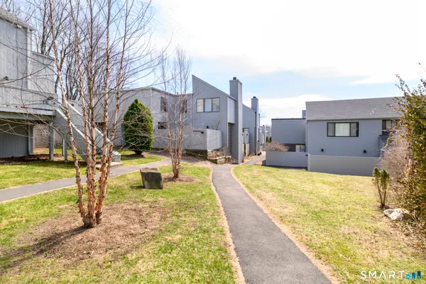 $400,000 | 1 Apricot Lane, Unit 1, Ridgefield, CT 06877