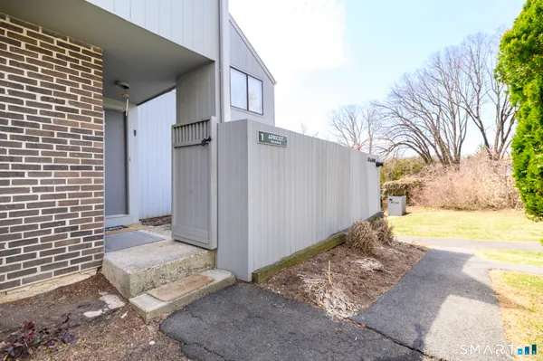 $400,000 | 1 Apricot Lane, Unit 1, Ridgefield, CT 06877