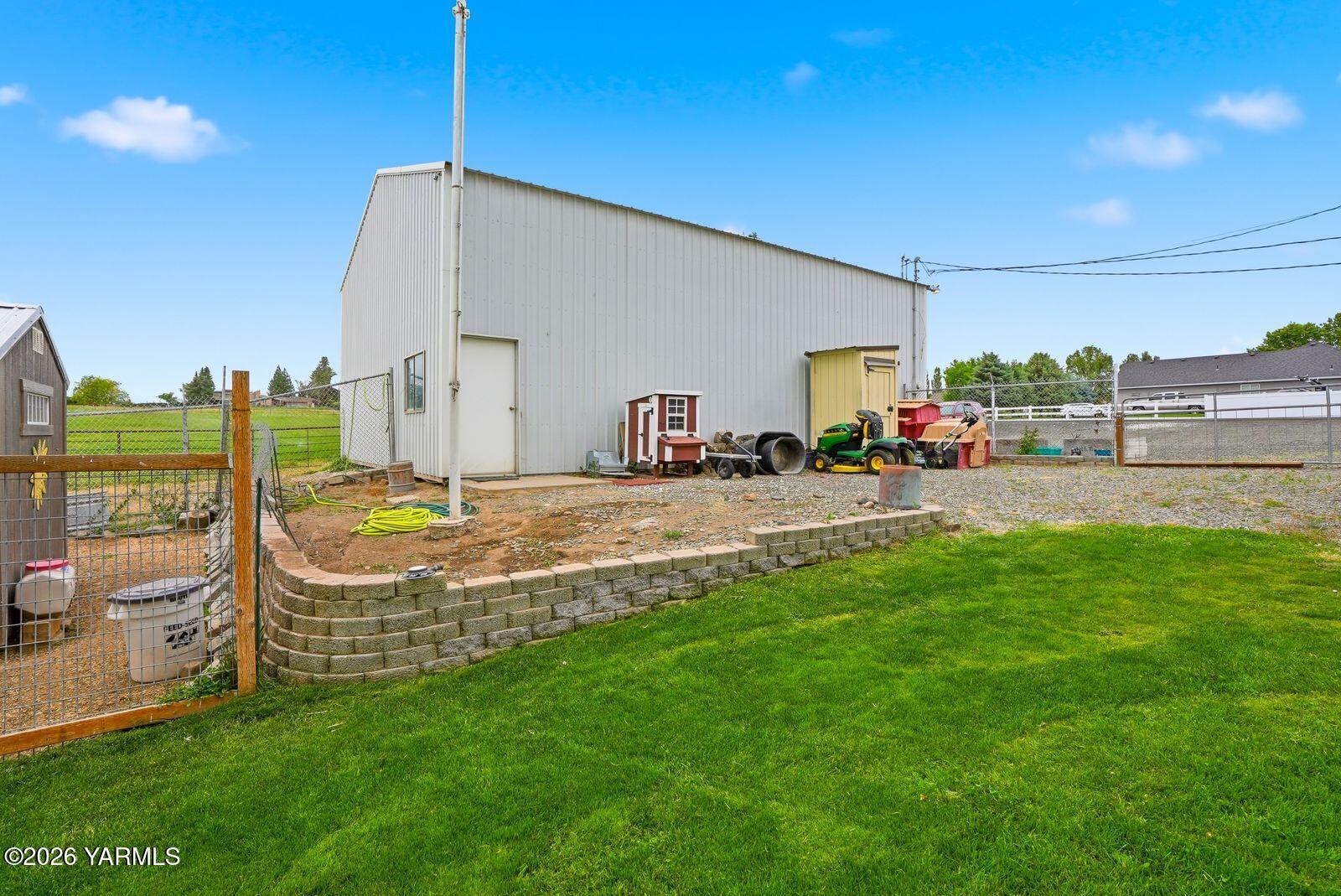 1000 Nagler Road Selah, WA 98942 - Photo 5 of 22 5extshop