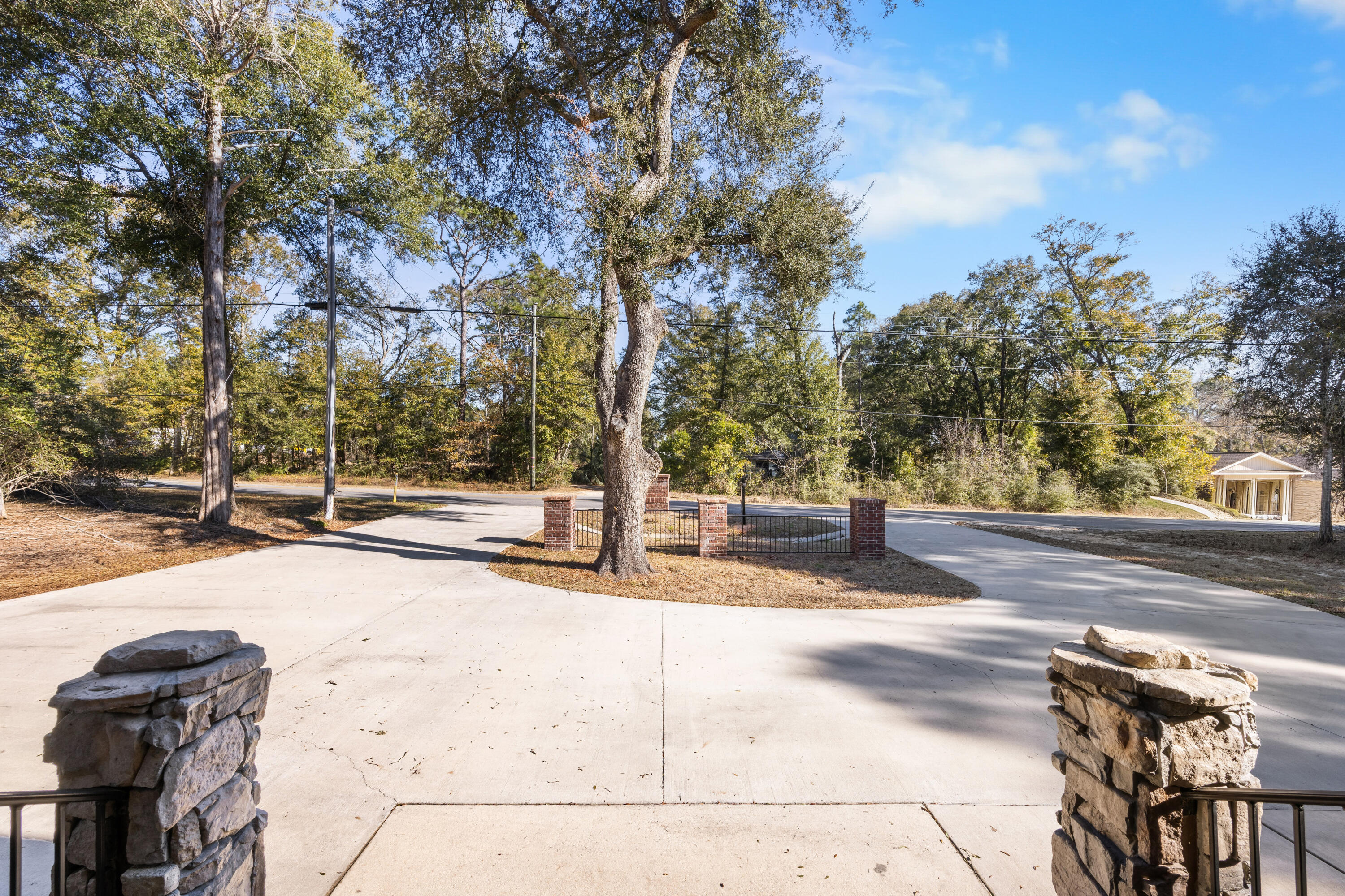 981 East Chestnut Avenue Crestview, FL 32539 - Photo 15 of 80 602A9471