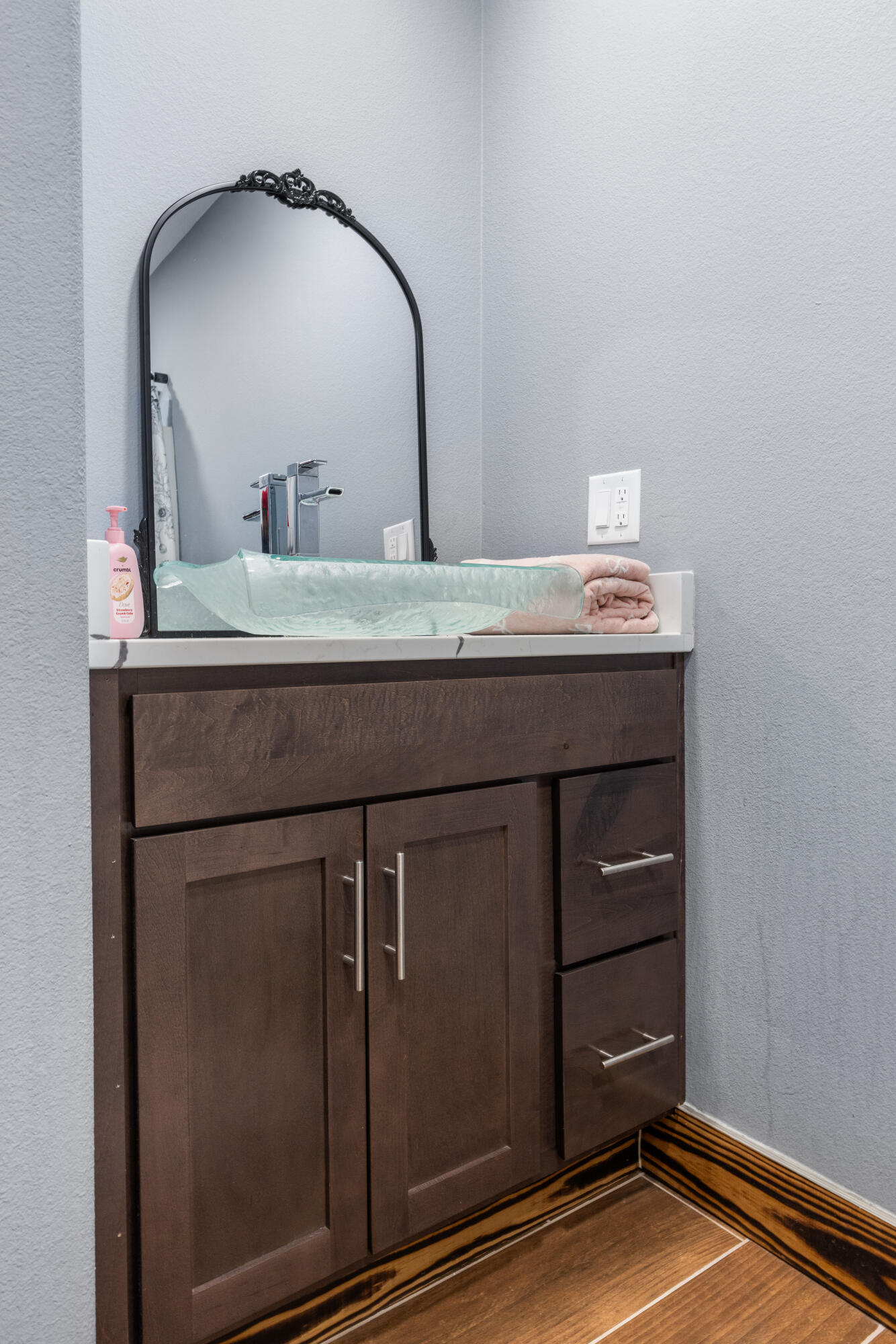 981 East Chestnut Avenue Crestview, FL 32539 - Photo 58 of 80 a room with a sink and cabinets