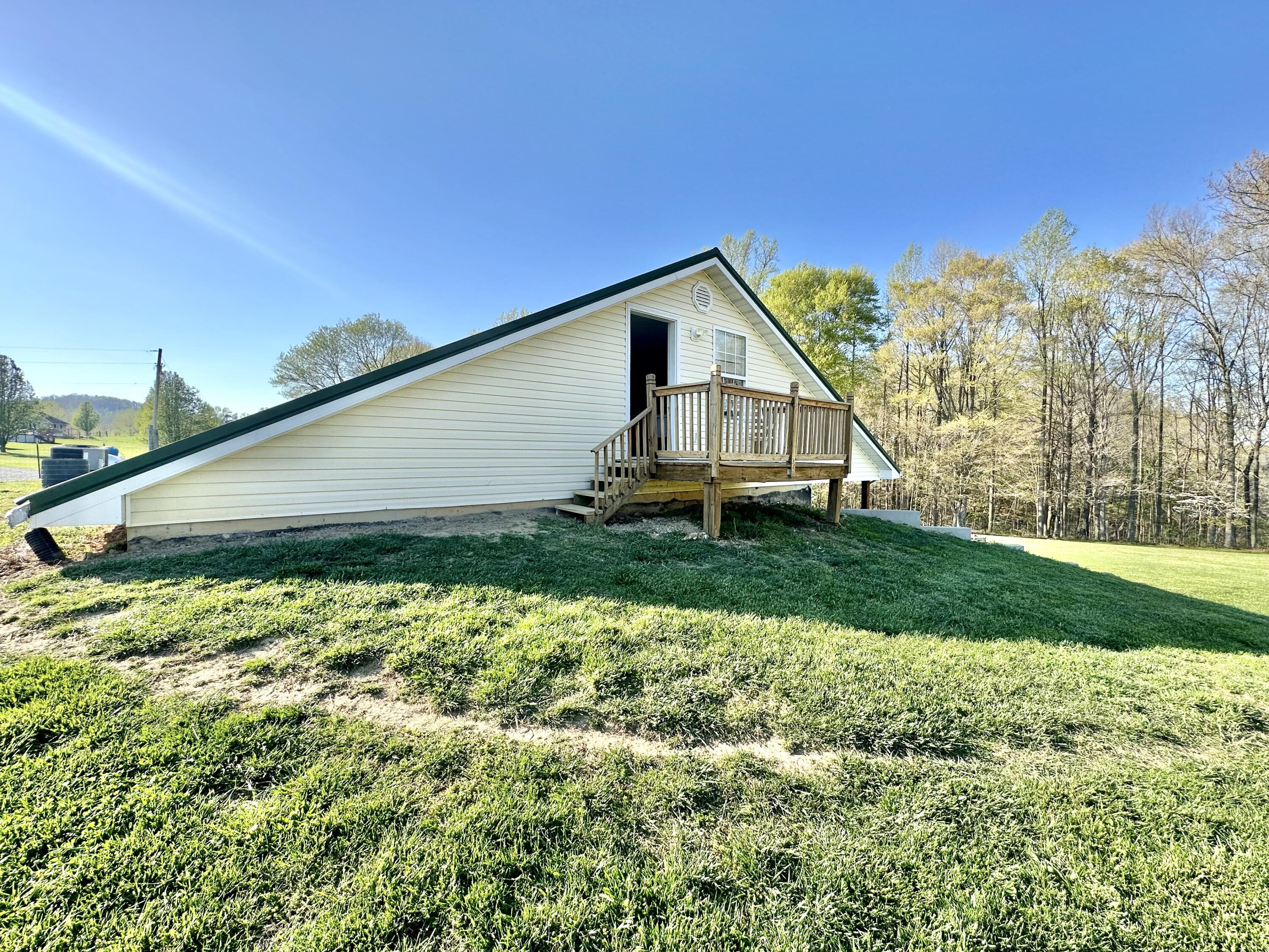 618 Bert Ridge Road Science Hill, KY 42553 - Photo 11 of 40 E52508D8-C90D-484E-A59A-D650D3414D1E