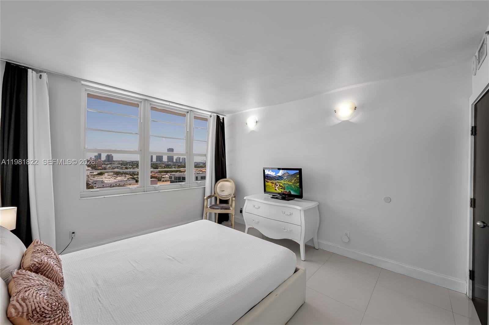 100 Lincoln Road, Unit 1511 Miami Beach, FL 33139 - Photo 14 of 39