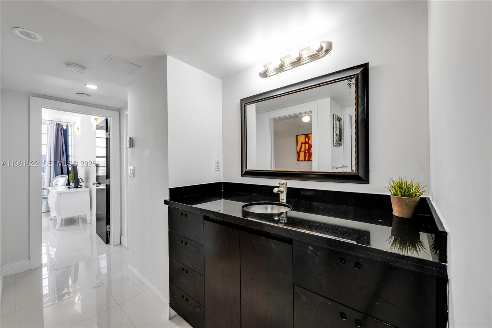 100 Lincoln Road, Unit 1511 Miami Beach, FL 33139 - Photo 19 of 39
