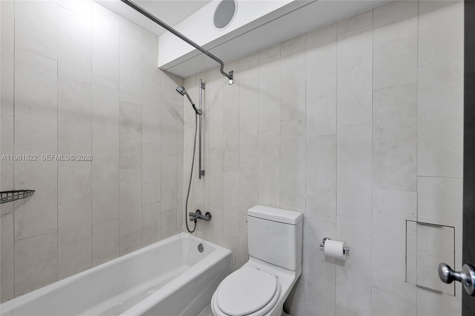 100 Lincoln Road, Unit 1511 Miami Beach, FL 33139 - Photo 21 of 39