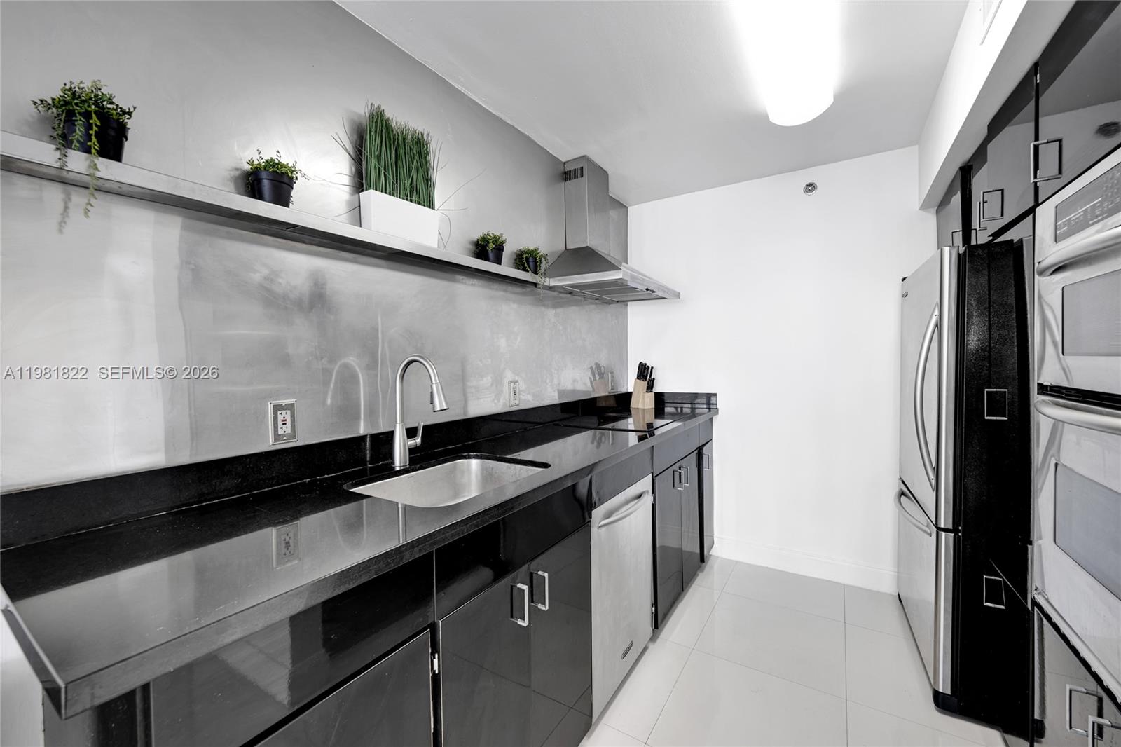 100 Lincoln Road, Unit 1511 Miami Beach, FL 33139 - Photo 6 of 39
