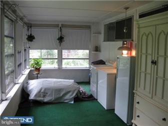 531 King George Road Cherry Hill, NJ 08034 - Photo 3 of 12 Sun Room