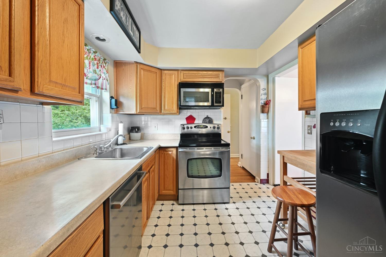 5215 Ralph Avenue Cincinnati, OH 45238 - Photo 19 of 33 Gallery Image 19