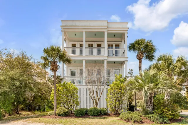 $4,850,000 | 904 Middle Street, Sullivans Island, SC 29482