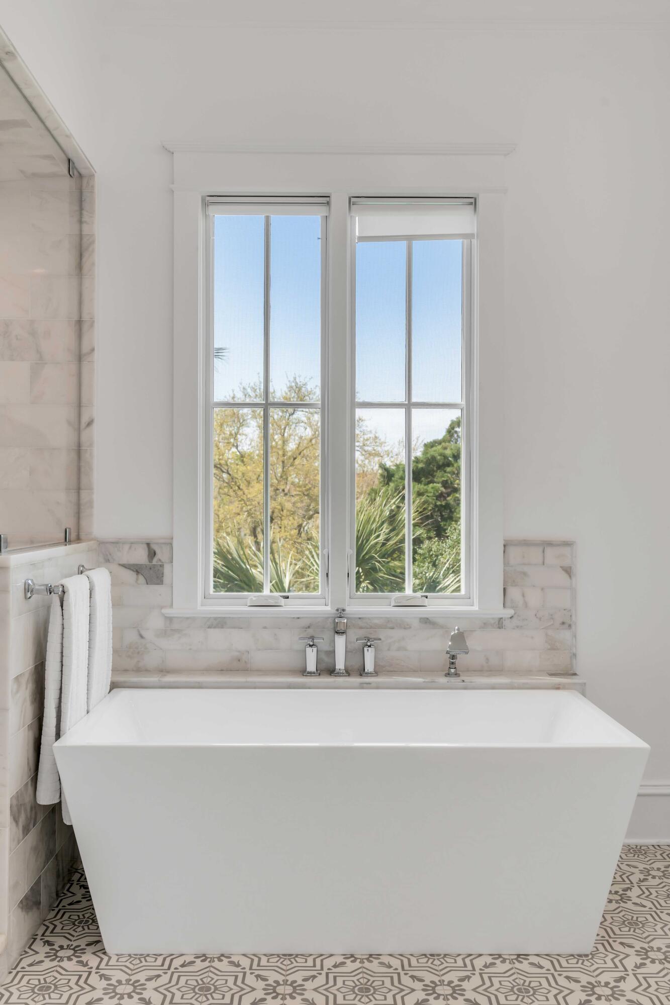 904 Middle Street Sullivans Island, SC 29482 - Photo 24 of 64 Interior_904 Middle_32_MBA Tub