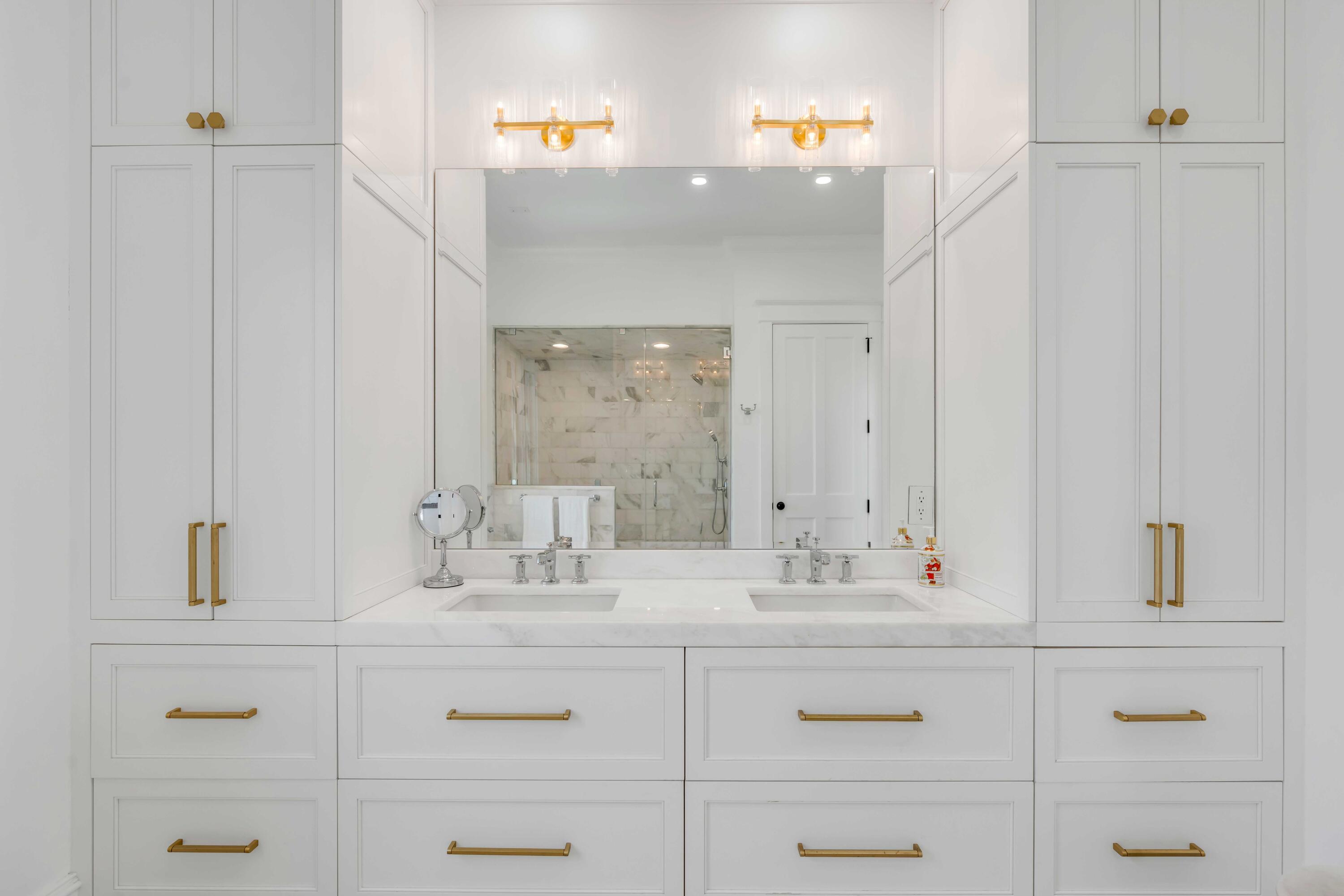 904 Middle Street Sullivans Island, SC 29482 - Photo 28 of 64 Interior_904 Middle_33_MBA Vanity