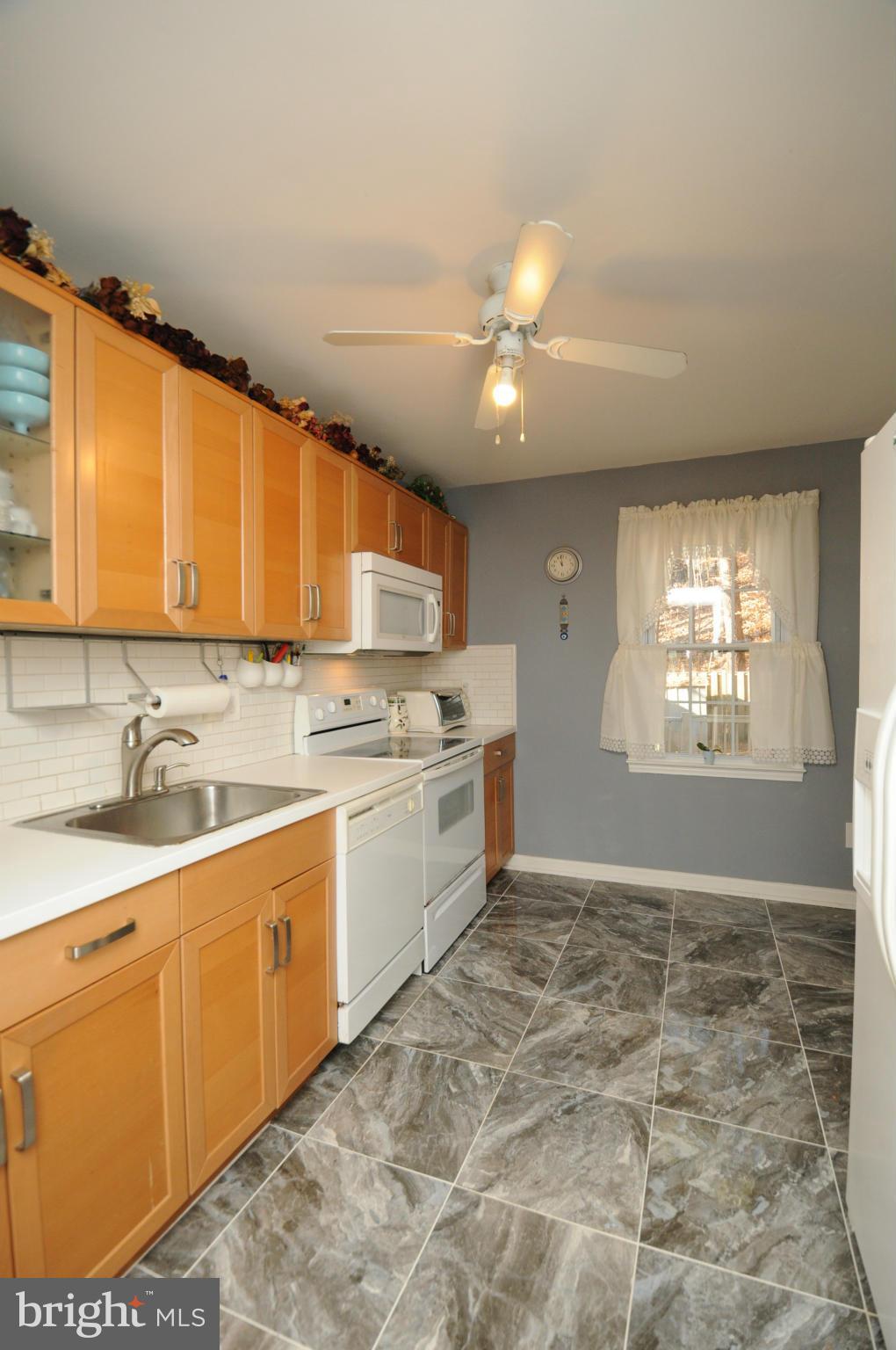 8324 Moline Place Springfield, VA 22153 - Photo 12 of 25 Kitchen