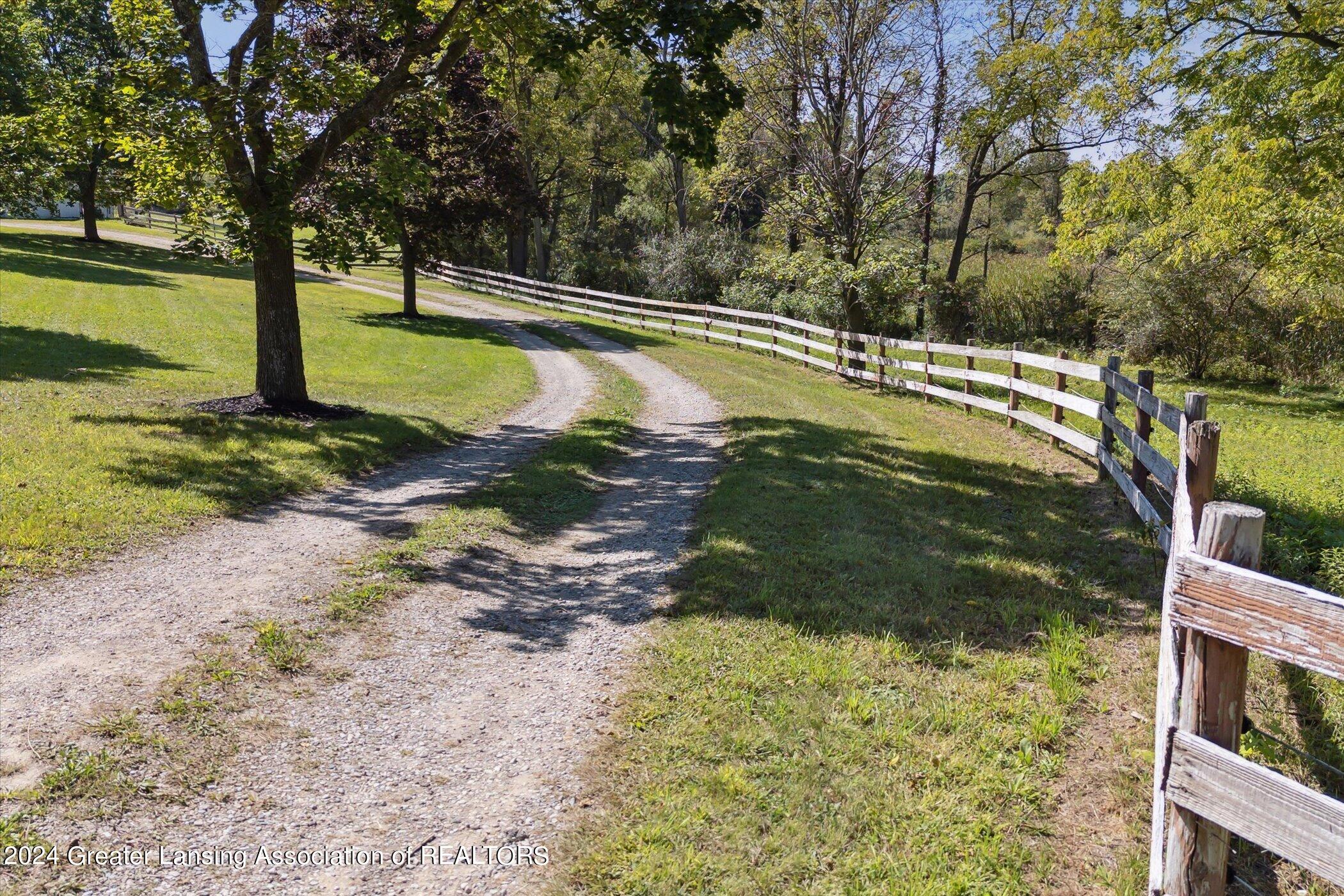 1009 West Barnes Road Mason, MI 48854 - Photo 60 of 65 63-1009-W-Barnes-Rd-Mason-MI-48854-Windo