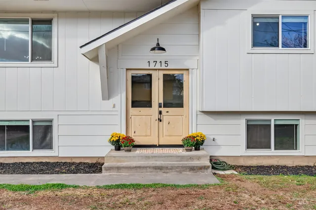 $525,000 | 1715 Cedar Drive, Lewiston, ID 83501