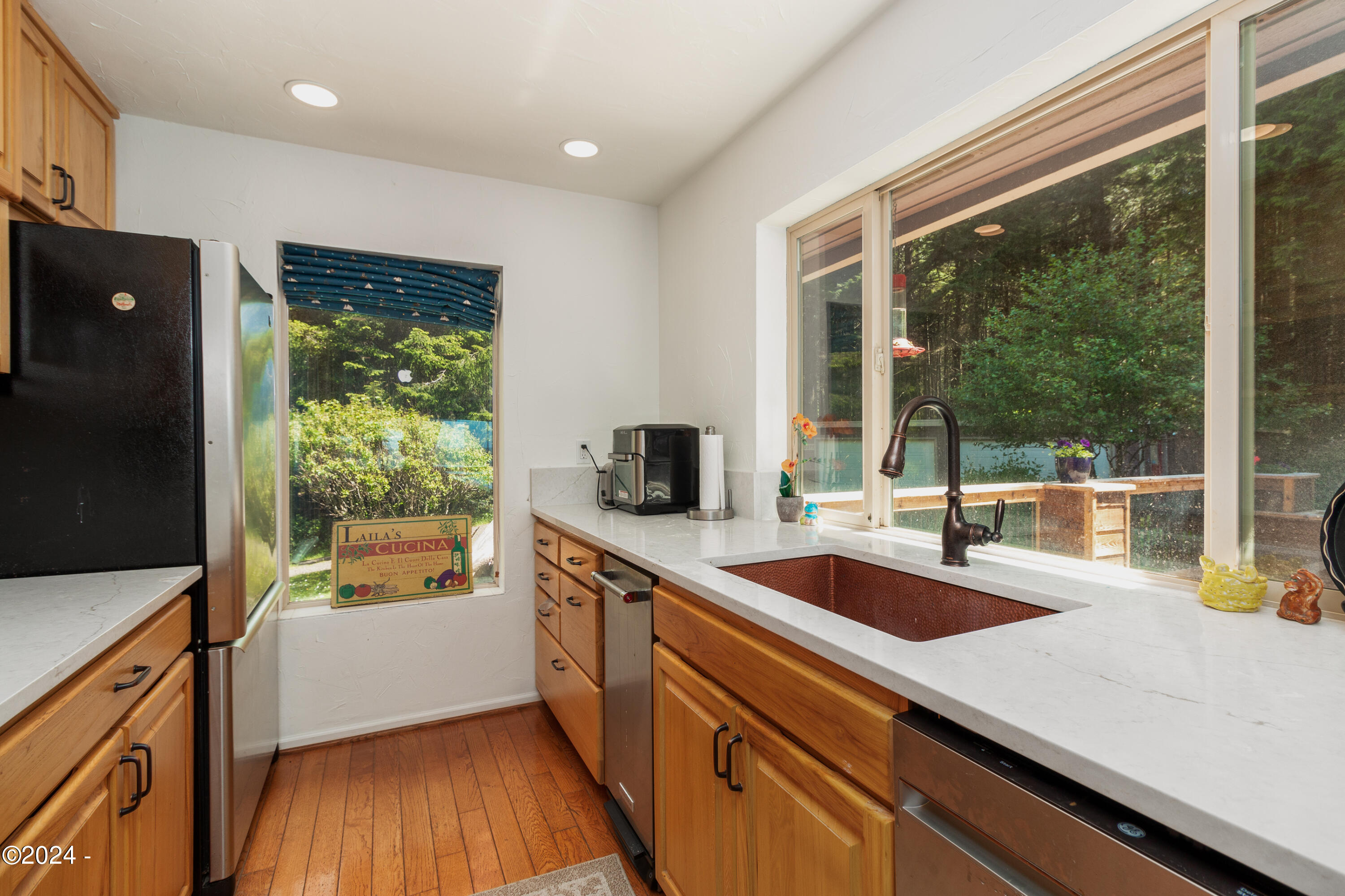 2275 Highway 101 Depoe Bay, OR 97341 - Photo 30 of 61 Light & Bright Kitchen