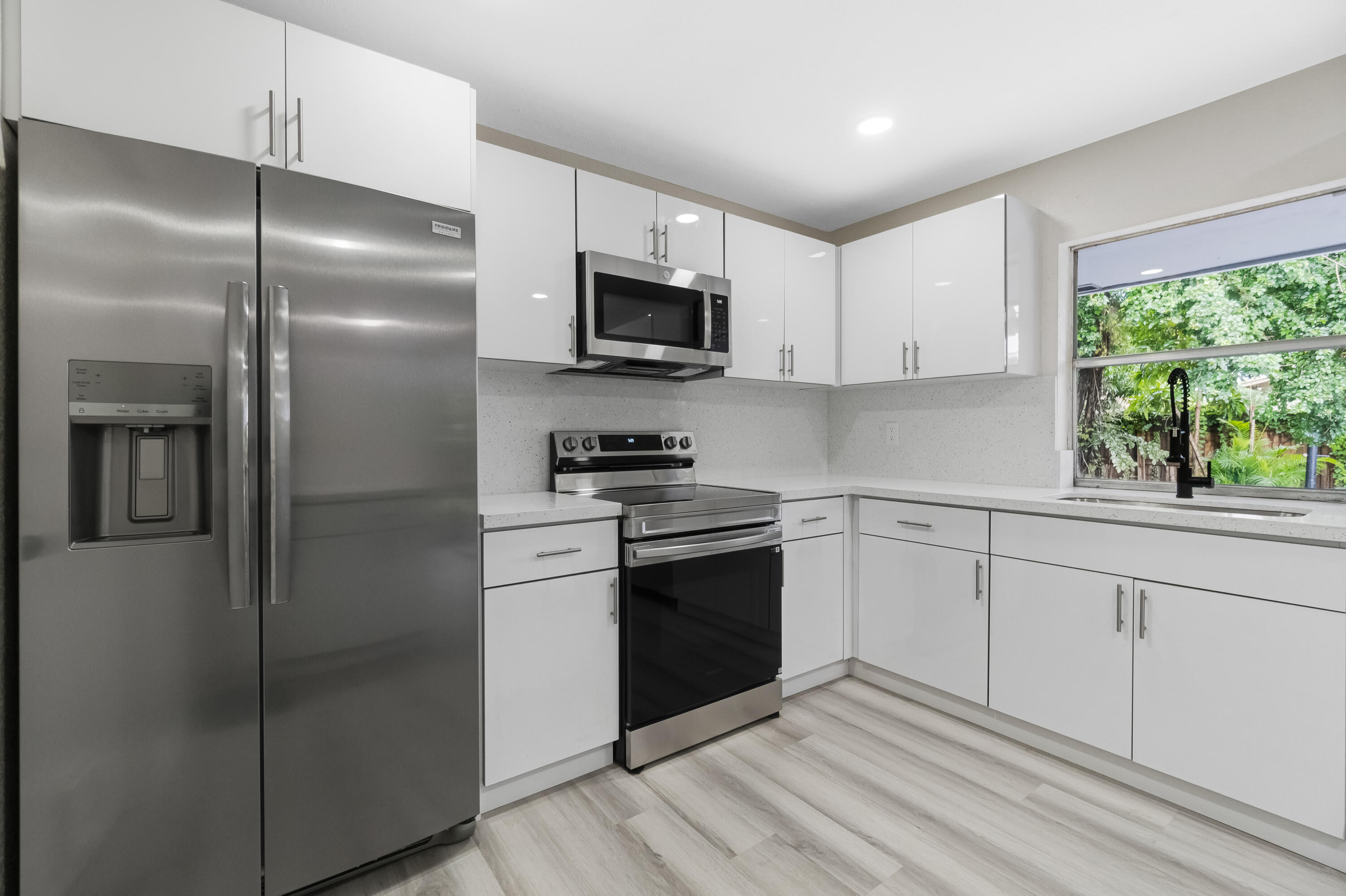 1164 Northwest 45th Terrace Lauderhill, FL 33313 - Photo 14 of 28 18