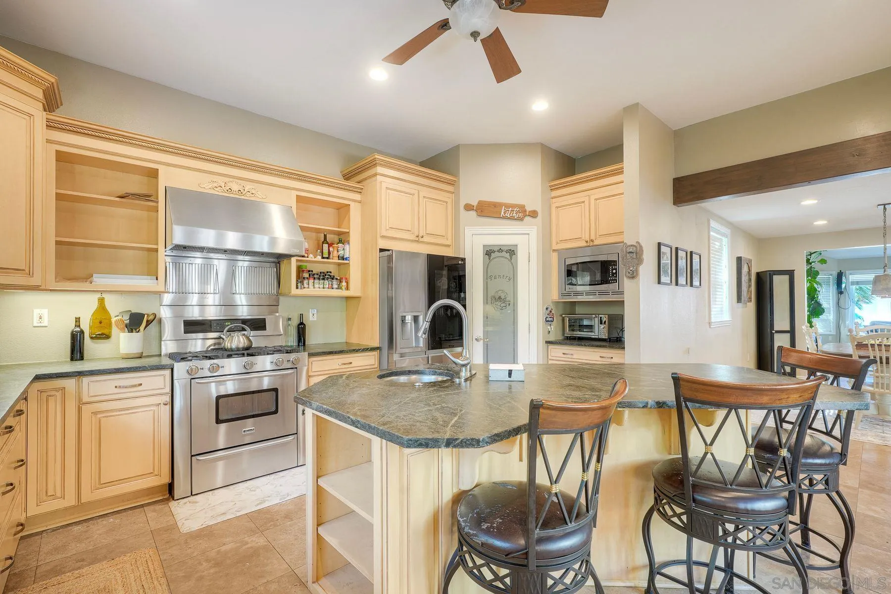 5232 Dixon Road Oceanside, CA 92056 - Photo 3 of 36 Gallery Image 3