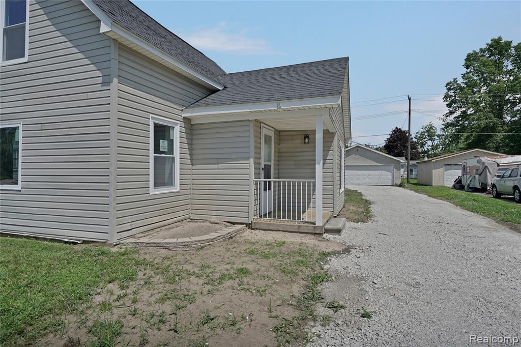 914 Chartier Road Marine City, MI 48039 - Photo 4 of 30