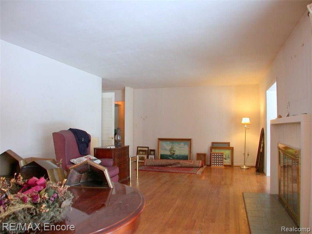 32121 Red Clover Road Farmington Hills, MI 48334 - Photo 17 of 45