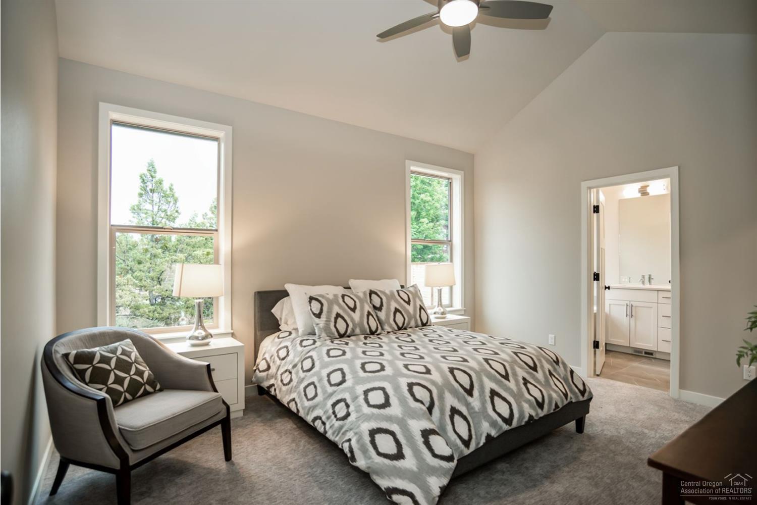 63105 Iner Loop Bend, OR 97701 - Photo 13 of 25 Gallery Image 13
