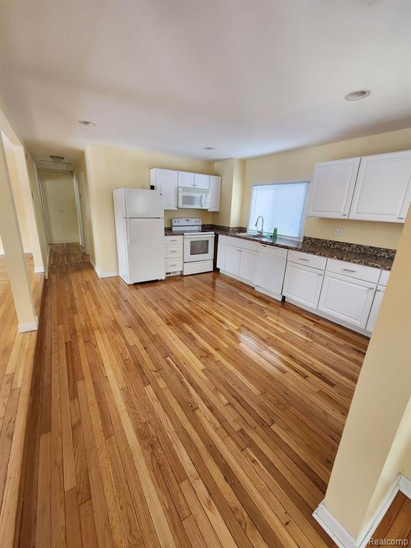 21665 West Nine Mile Road Southfield, MI 48075 - Photo 2 of 13