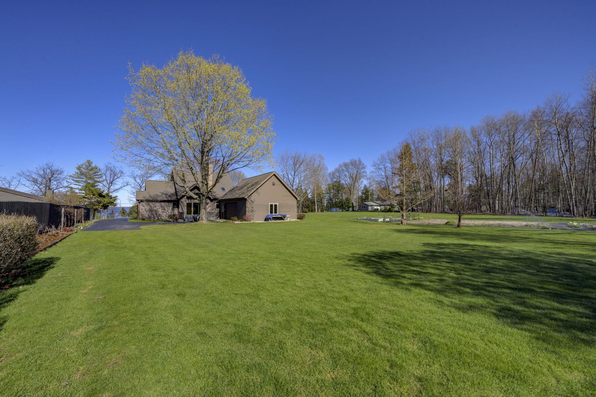 12535 Bluff Road Traverse City, MI 49686 - Photo 8 of 59 Gallery Image 8