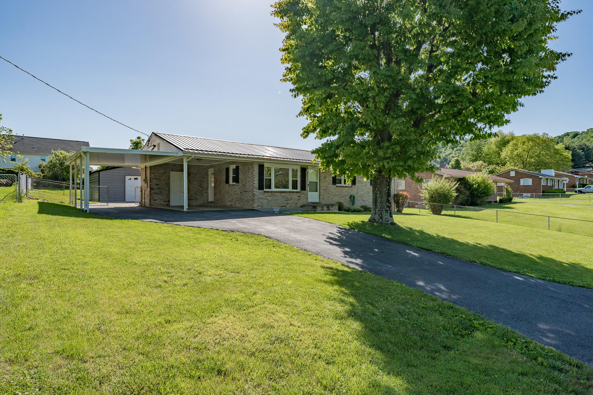 4120 Ranch Road Johnson City, TN 37601 - Photo 3 of 51 4120 Ranch Road (17 of 57)