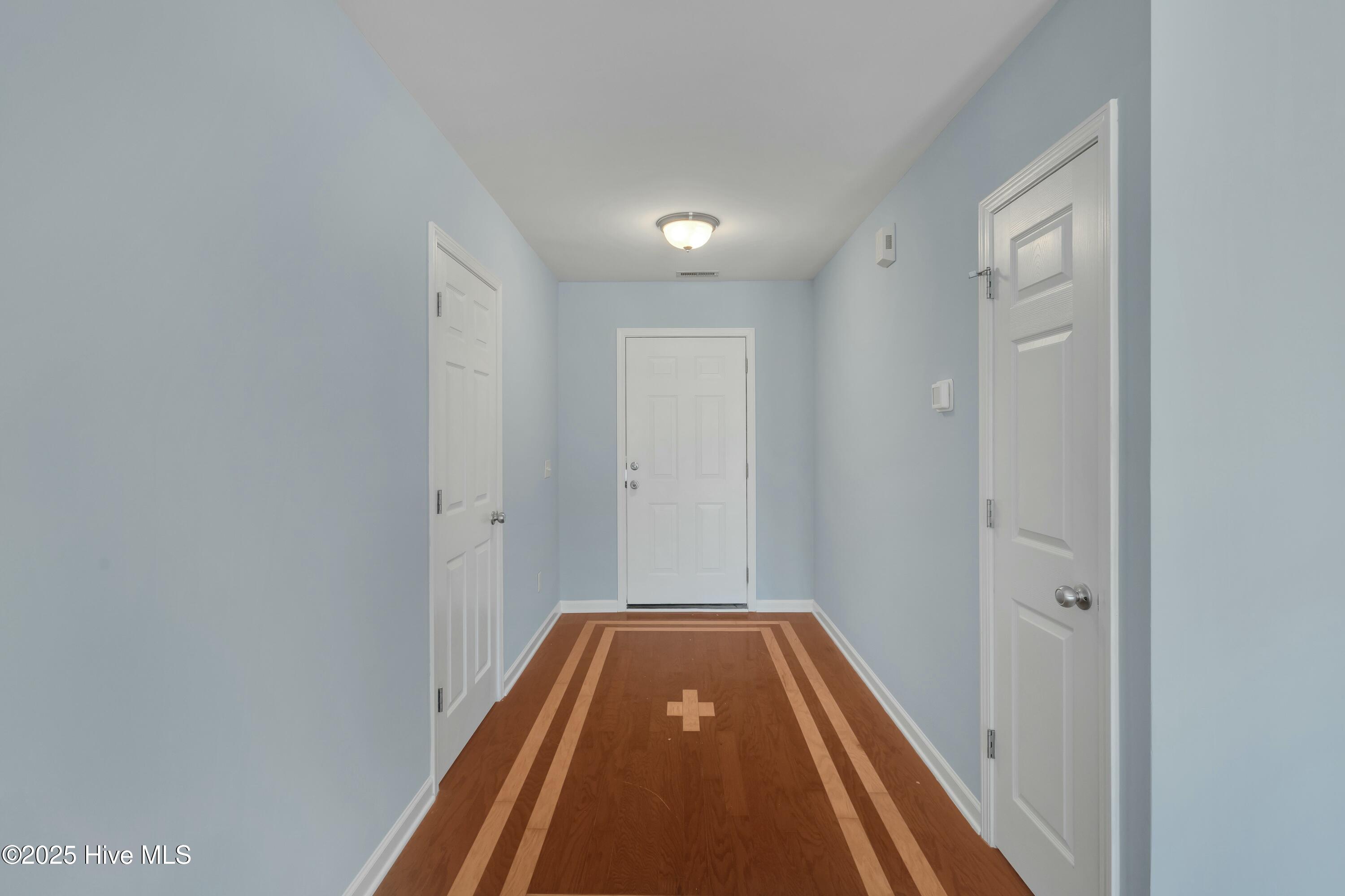 316 Emerald Ridge Drive Hampstead, NC 28443 - Photo 5 of 33 Entryway