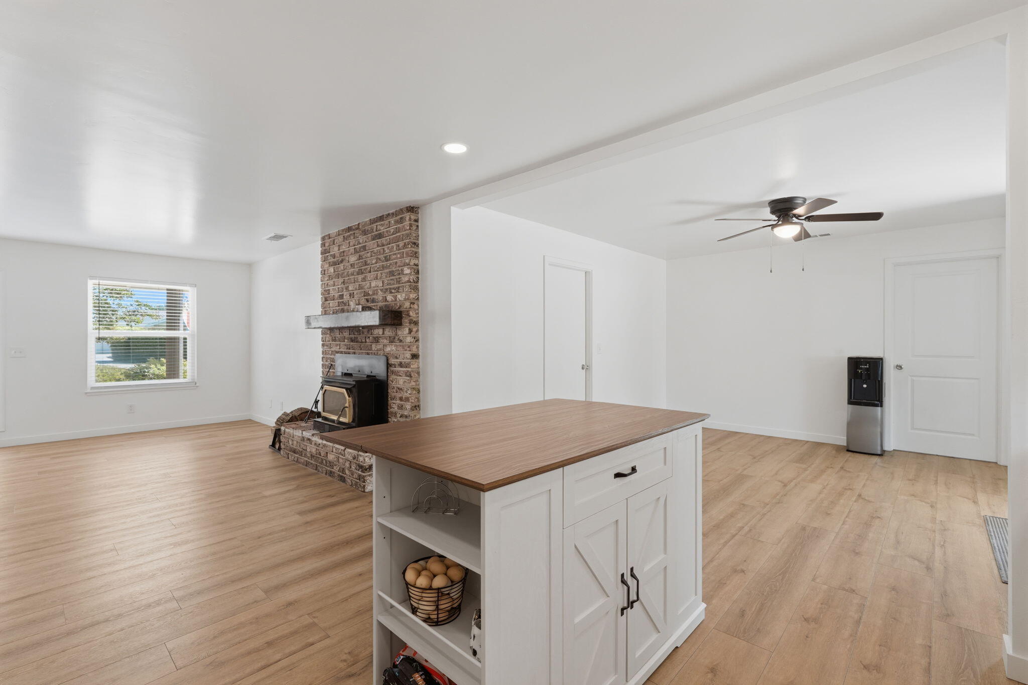 351 South Cornucopia Road Exeter, CA 93221 - Photo 20 of 54 30-351_S_Cornucopia_Rd_-_Exeter_CA_028
