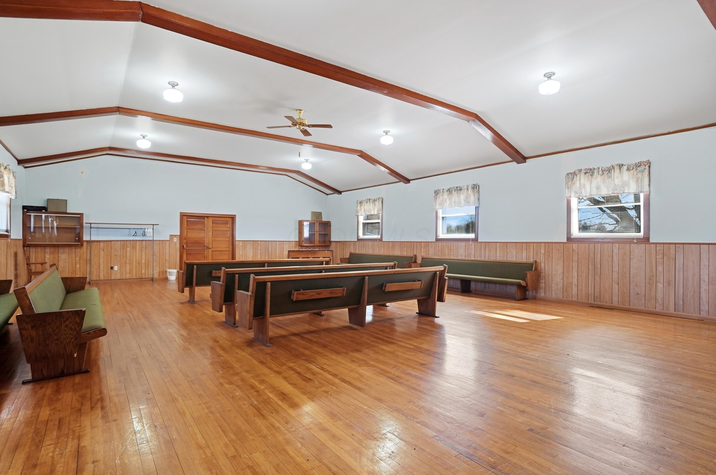 11094 Butler Road Northeast Newark, OH 43055 - Photo 21 of 47 _020-main room