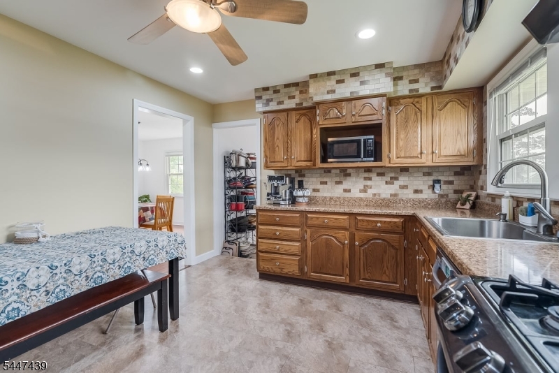 59 Knoll Road Parsippany, NJ 07054 - Photo 9 of 31