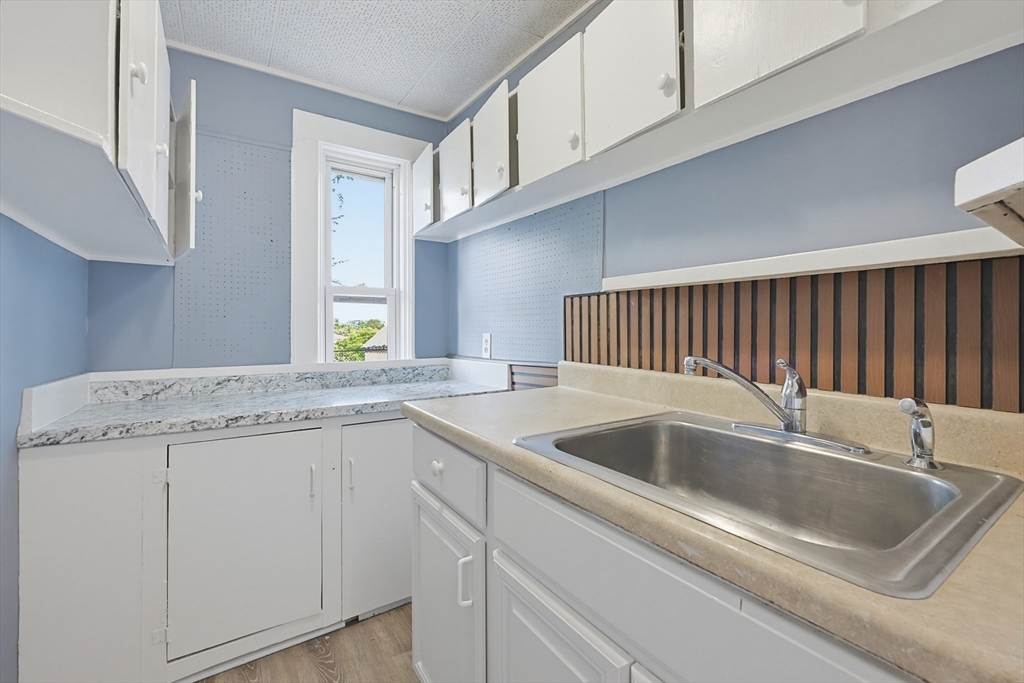 12 R Granite Street, Unit 1 Fitchburg, MA 01420 - Photo 4 of 20 Gallery Image 4
