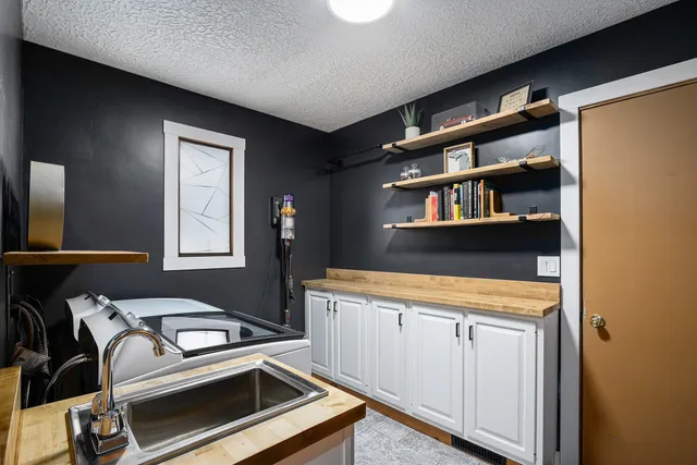 $329,500 | 3230 Woodhams Avenue, Portage, MI 49002