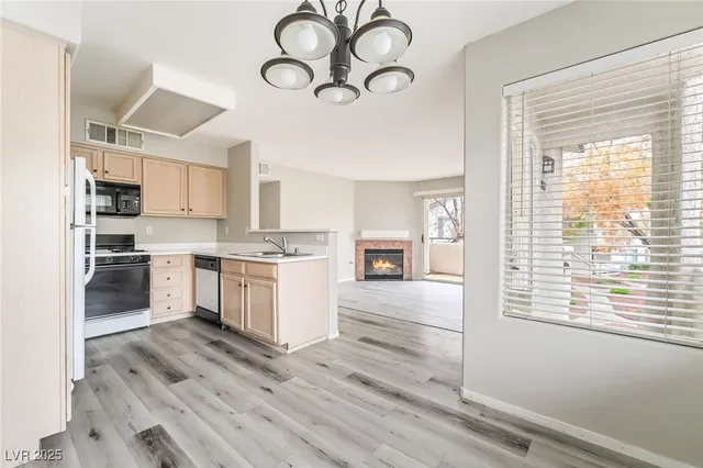 $1,250 | 3101 Casey Drive, Unit 202, Las Vegas, NV 89120