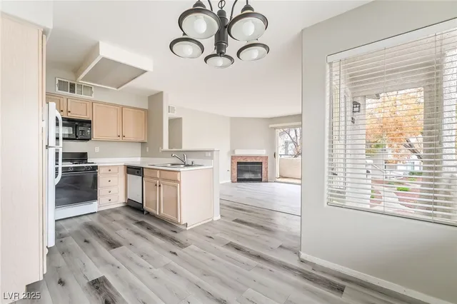 $1,250 | 3101 Casey Drive, Unit 202, Las Vegas, NV 89120