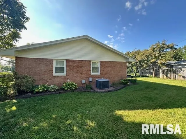 $242,000 | 1 Terry Court, Jacksonville, IL 62650
