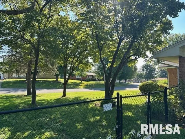 $242,000 | 1 Terry Court, Jacksonville, IL 62650