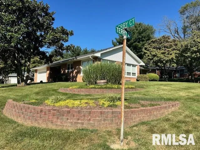 $242,000 | 1 Terry Court, Jacksonville, IL 62650